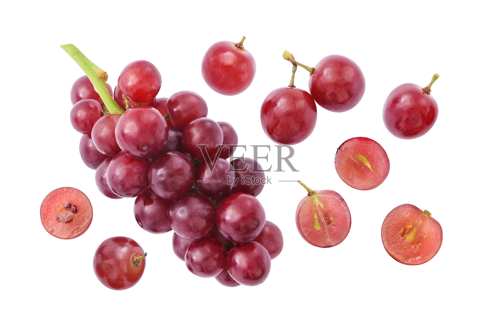 红葡萄切片,孤立在白色背景上。照片摄影图片