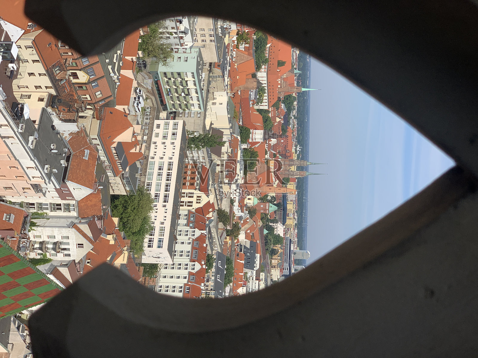 从圣伊丽莎白教堂的瞭望塔俯瞰弗罗茨瓦夫老城的景色照片摄影图片