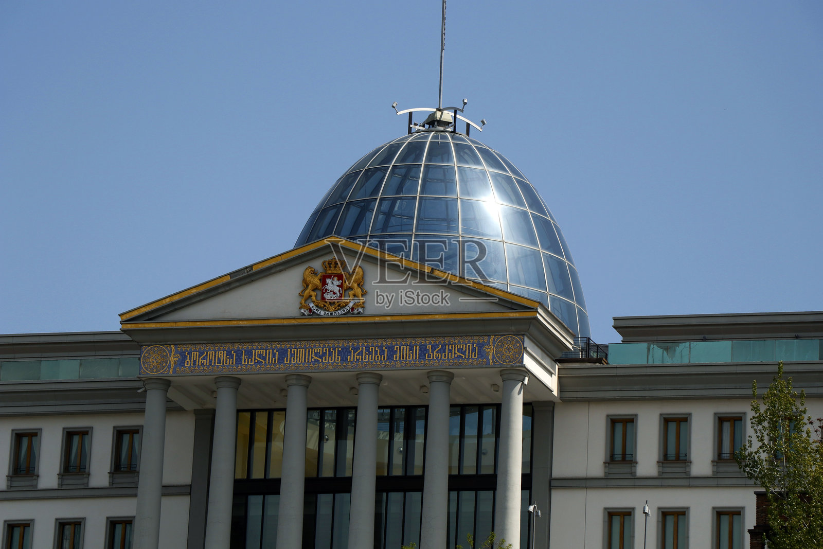 格鲁吉亚仪式宫,前称格鲁吉亚总统行政办公室或前称阿夫拉巴里总统官邸照片摄影图片