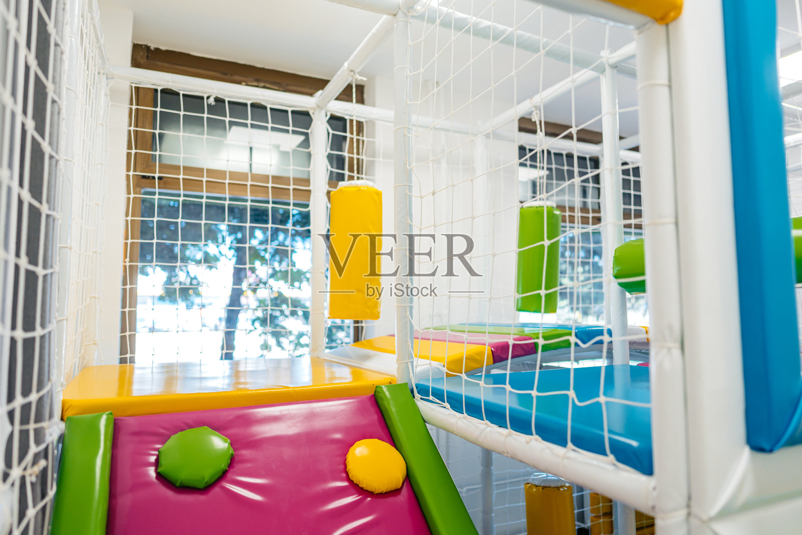 空荡荡的儿童游戏室照片摄影图片