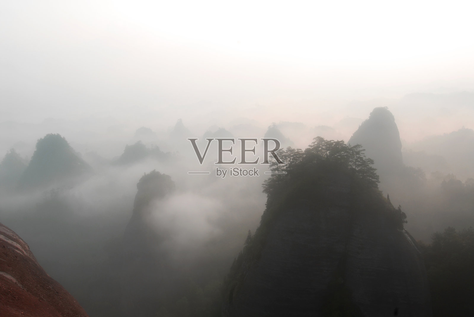 湖南通道万佛山的晨雾照片摄影图片