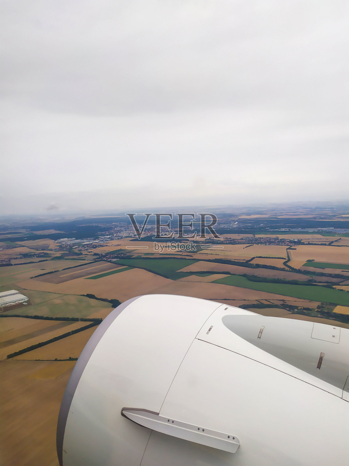 飞机机翼的特写镜头照片摄影图片