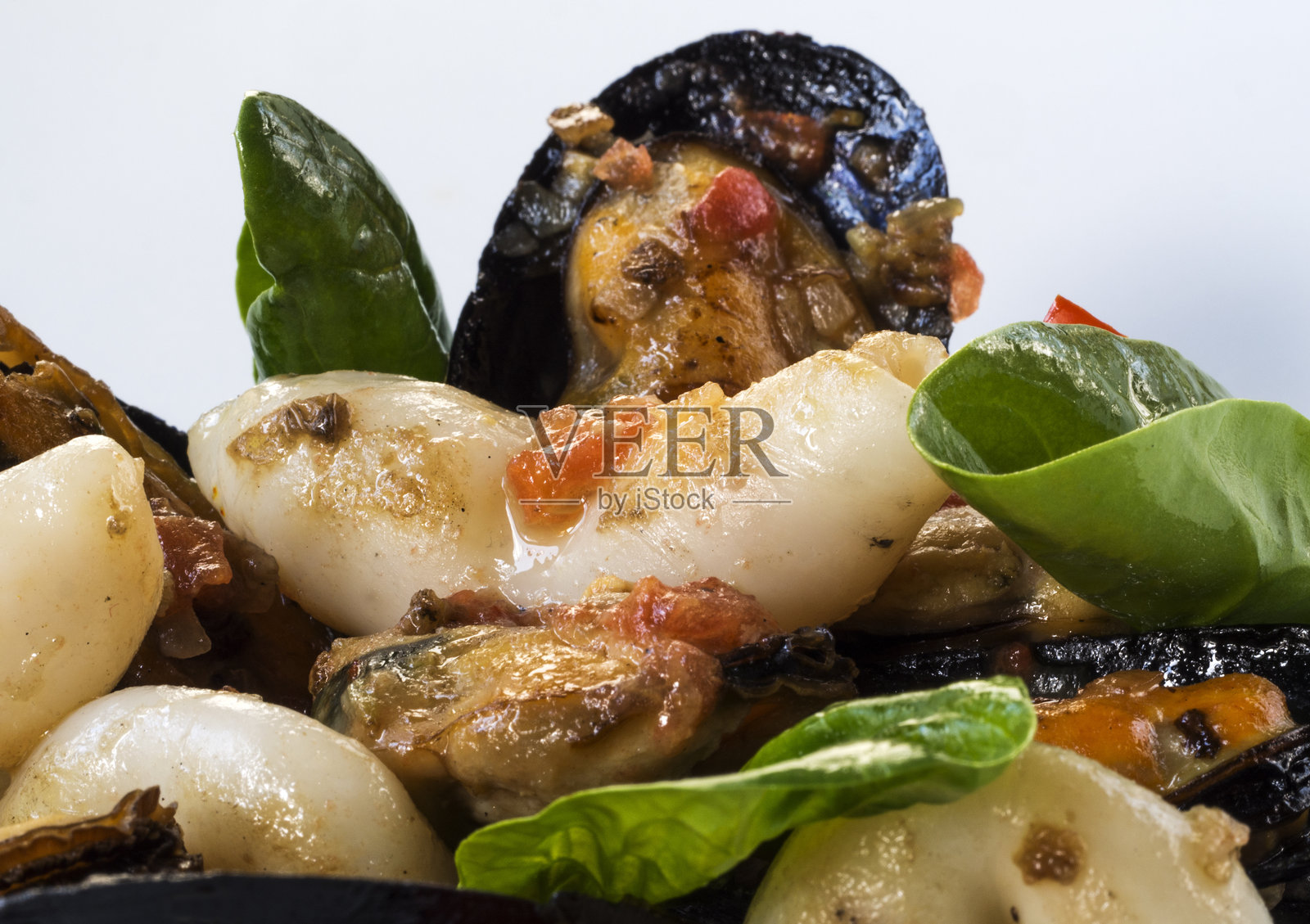 盘中盛放的意大利烩饭特写照片摄影图片