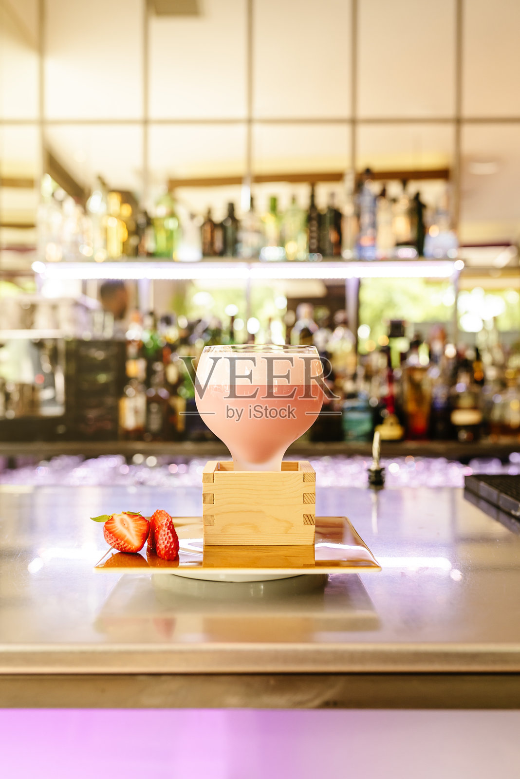 餐厅桌上的饮料特写照片摄影图片