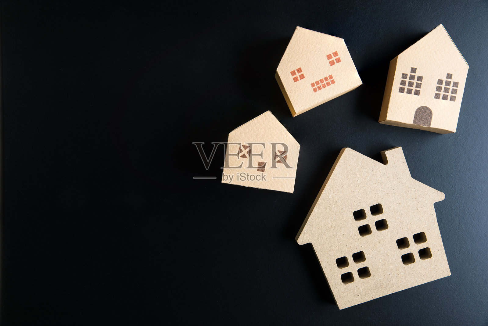 黑色背景上的模型房屋俯视图照片摄影图片