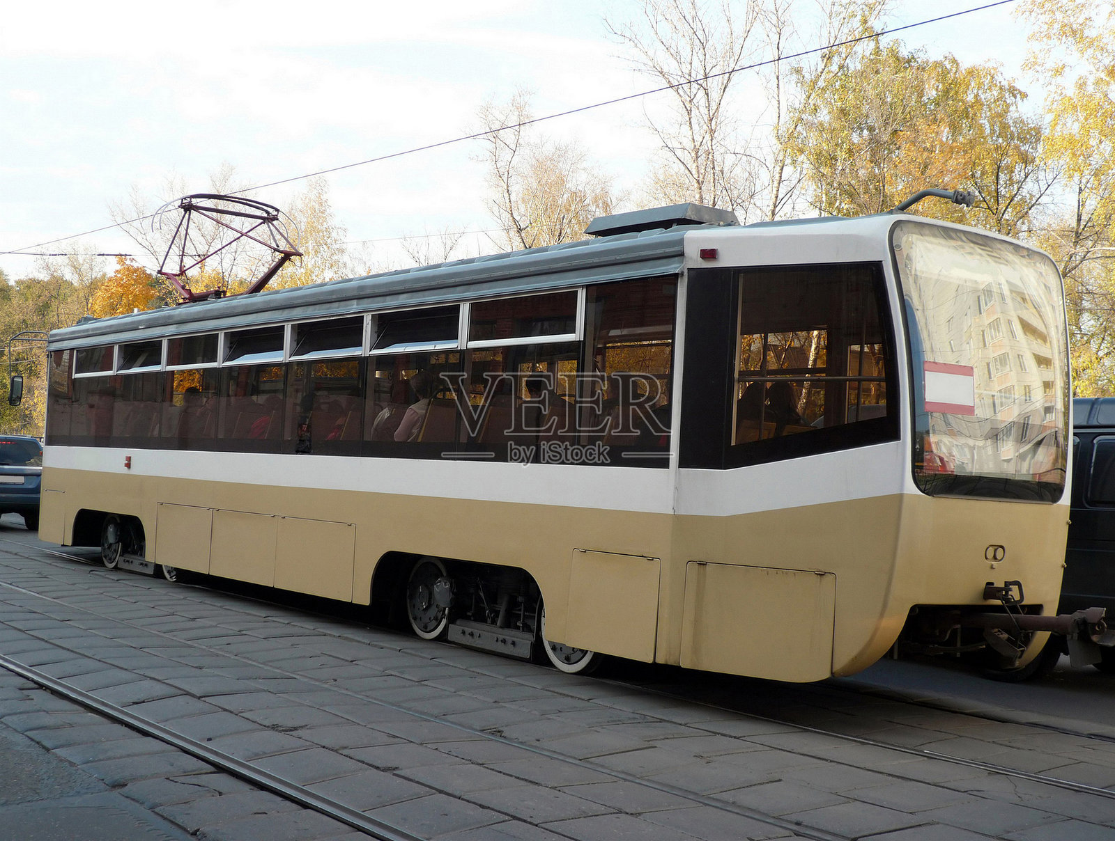 街道上的电车照片摄影图片