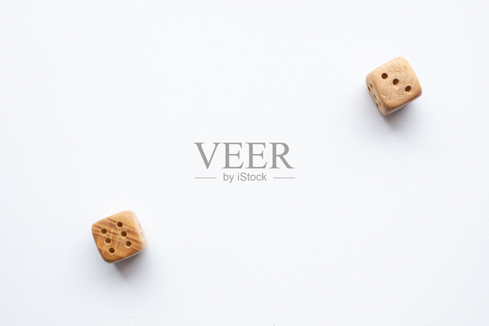 木制骰子照片摄影图片