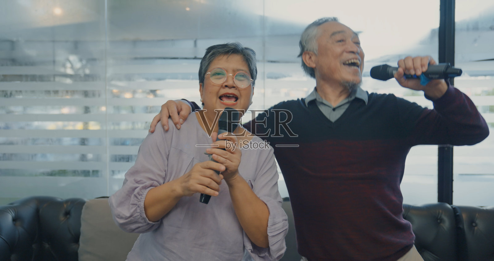 老年人约会概念。照片摄影图片