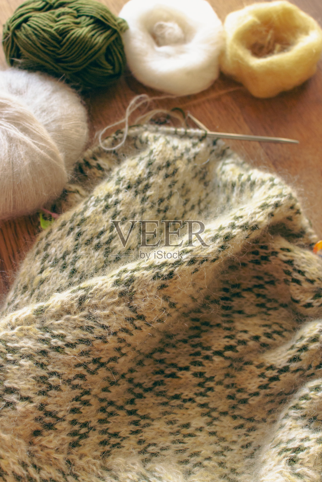 挪威针织图案与纱线球和针,毛衣钩针编织爱好背景照片摄影图片