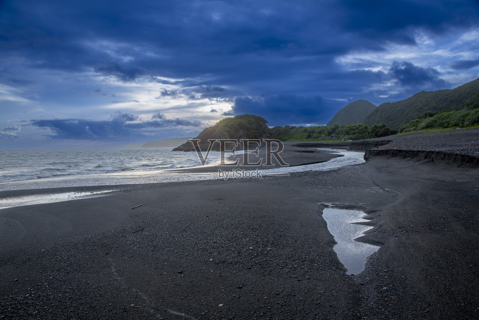 日出前的奄美大岛景观照片摄影图片