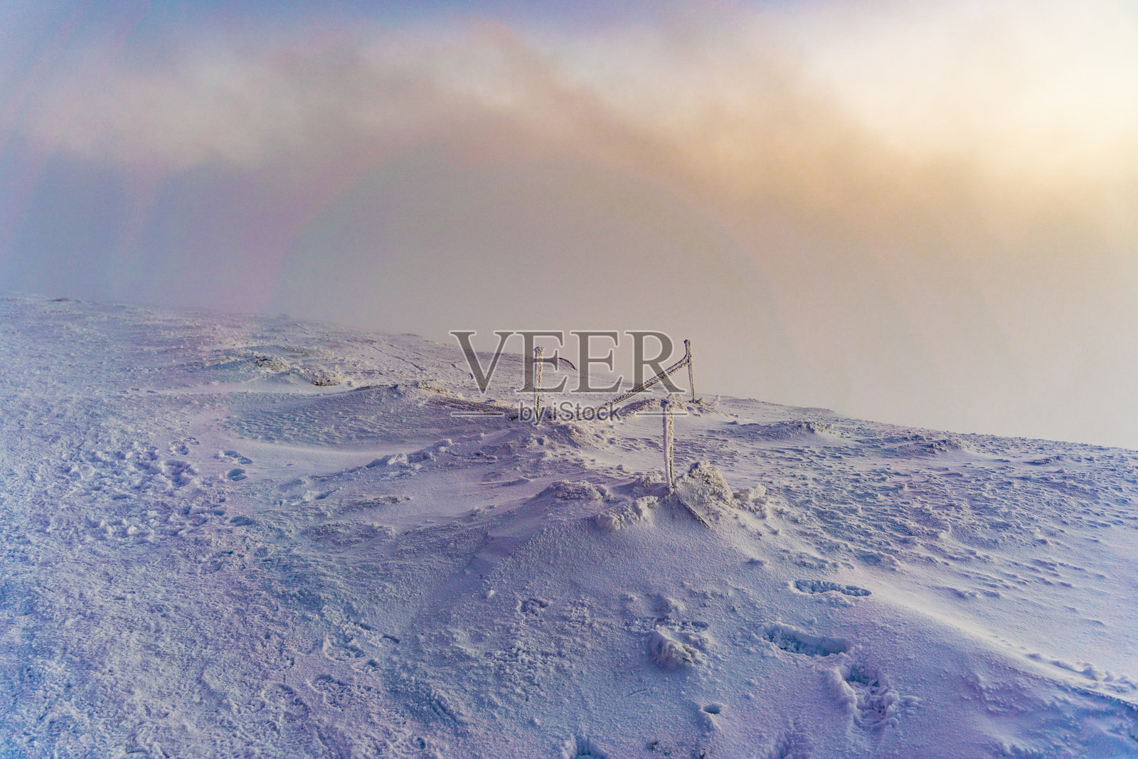 比耶什恰迪的极简冬季风景,维尔卡·拉夫卡照片摄影图片