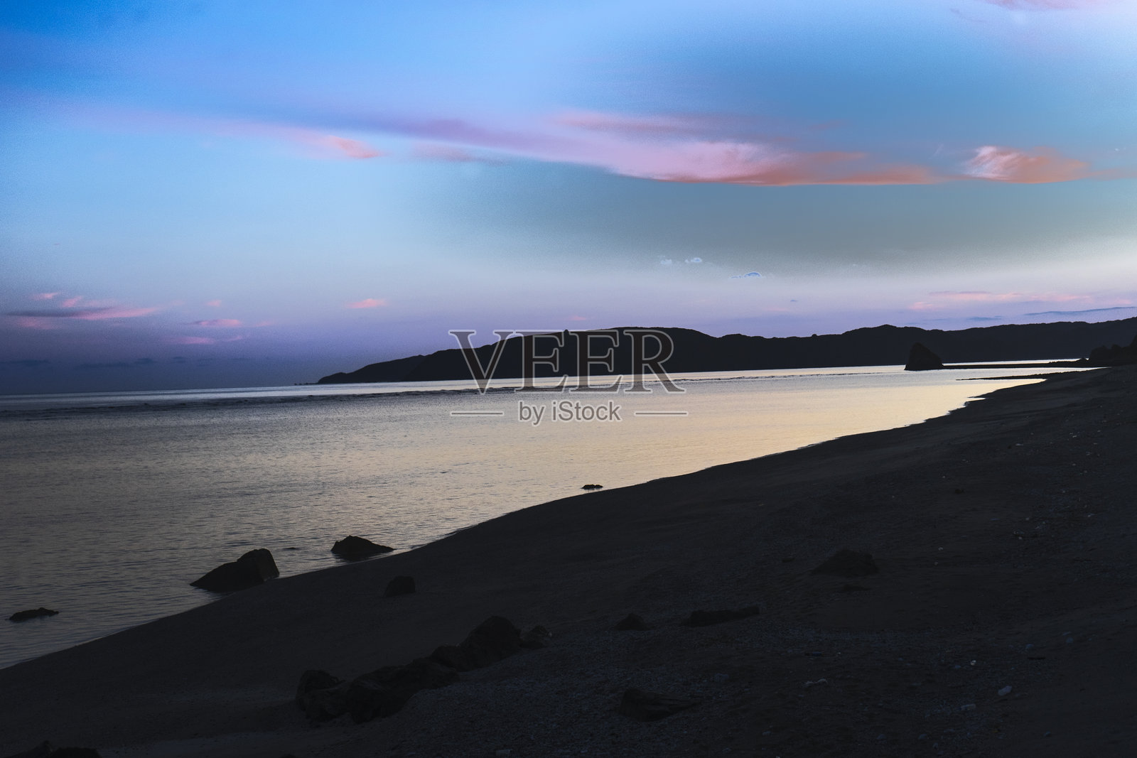 奄美大岛沐浴在晨光中照片摄影图片