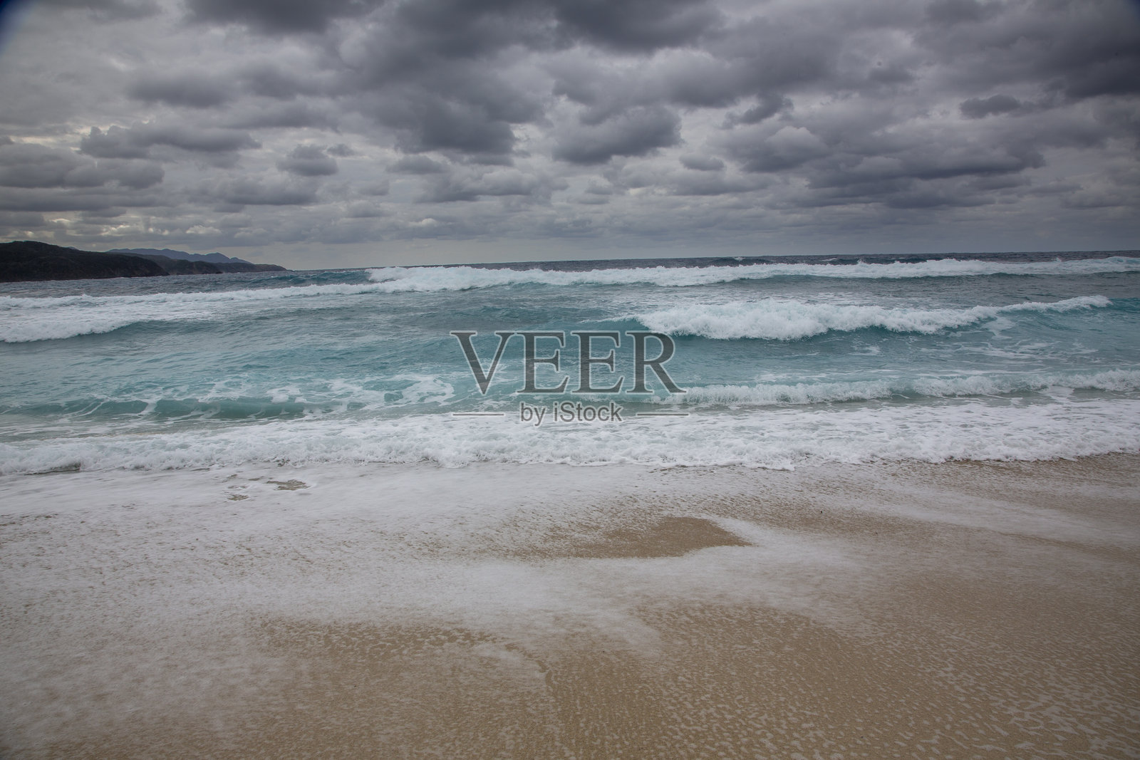 奄美大岛的春季风暴照片摄影图片