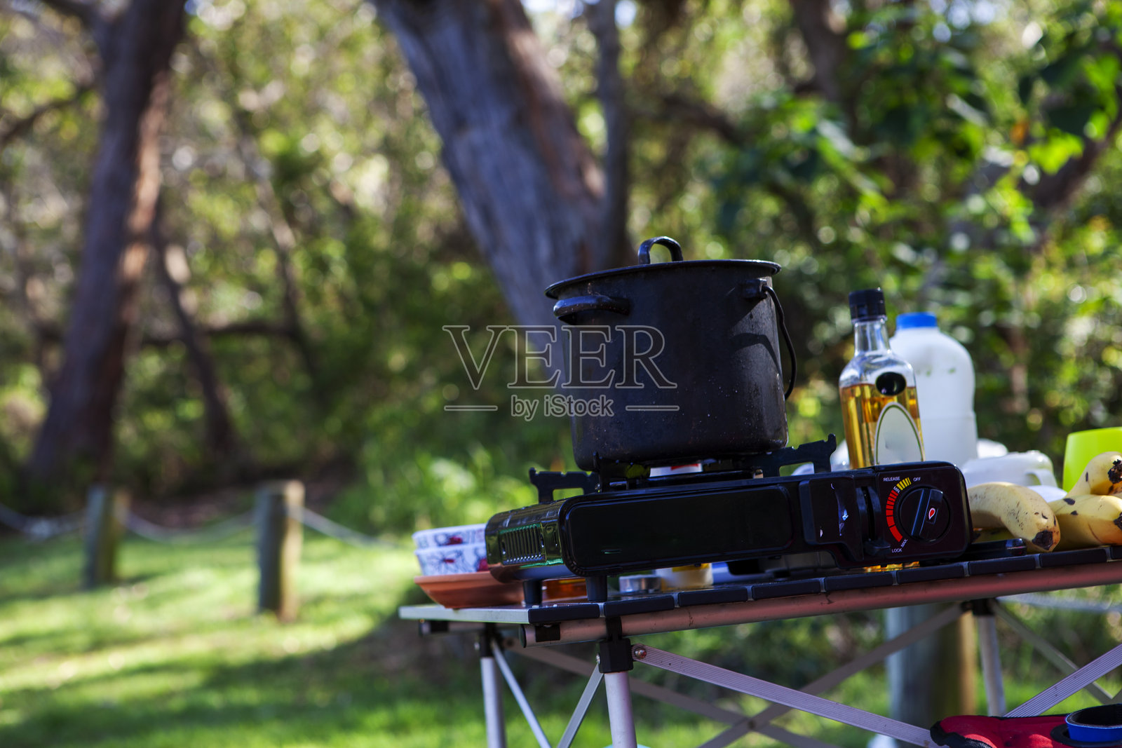 露营地燃气炉照片摄影图片