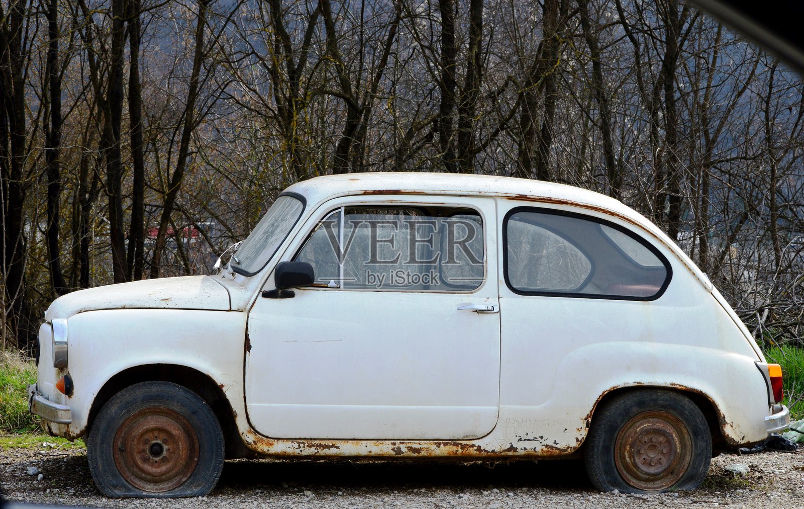 一辆旧的小白车照片摄影图片