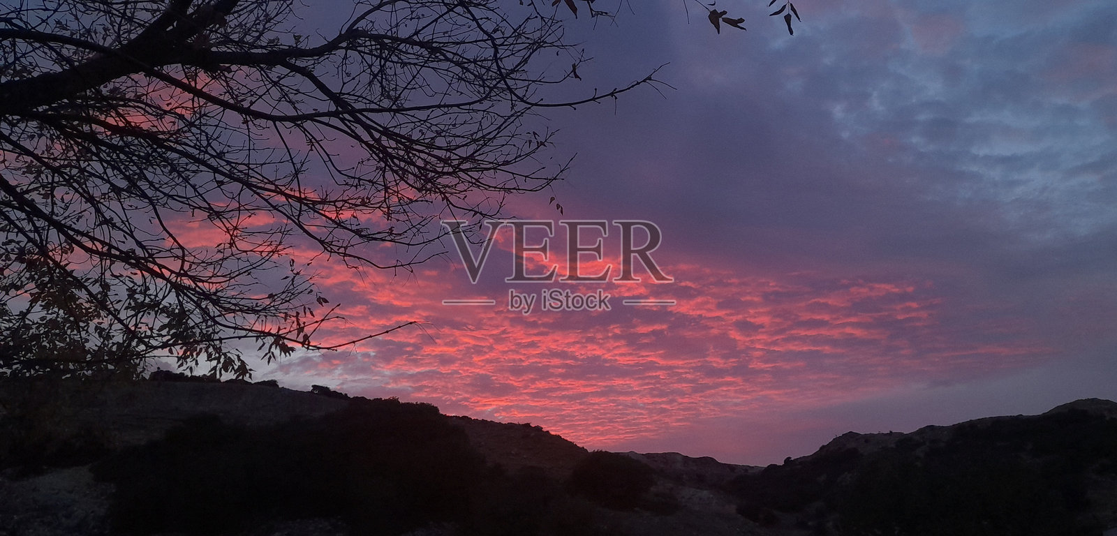 天空视角照片摄影图片