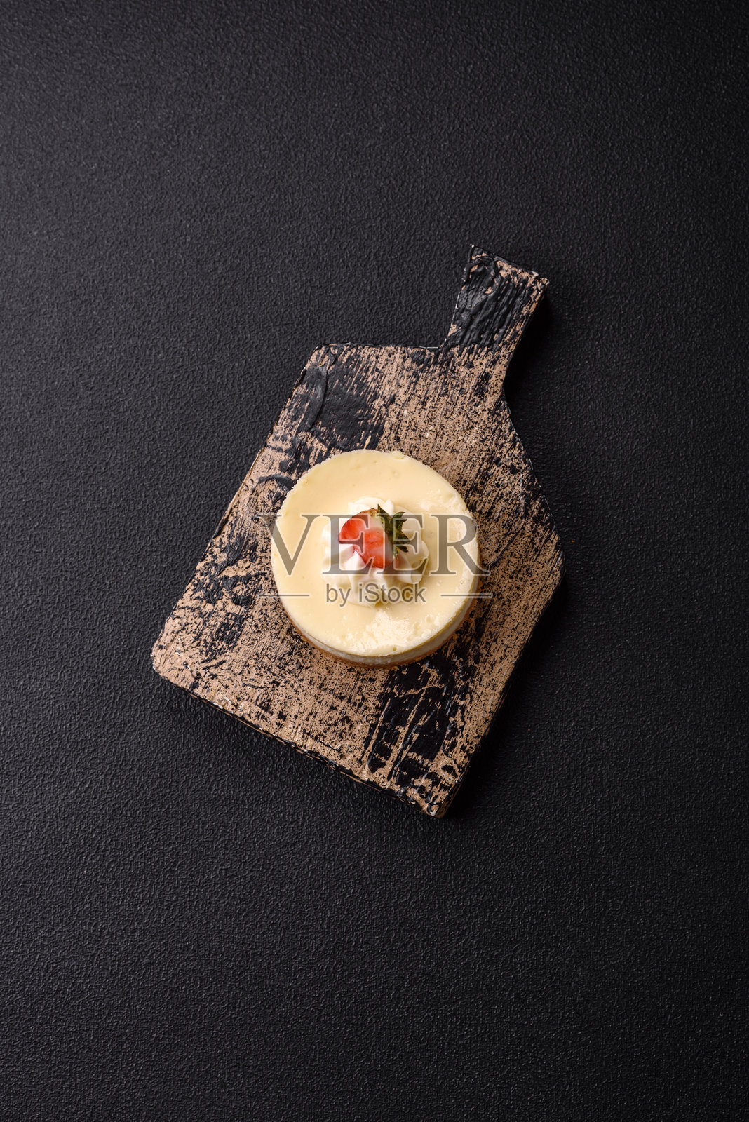 草莓和马斯卡彭奶酪的甜奶酪塔照片摄影图片