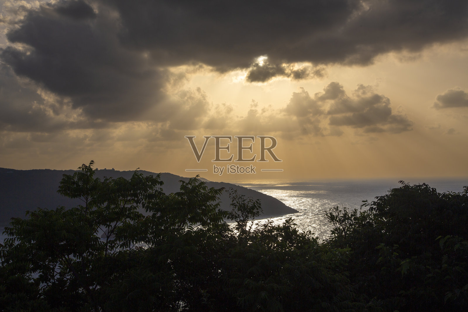 奄美大岛的傍晚景色照片摄影图片