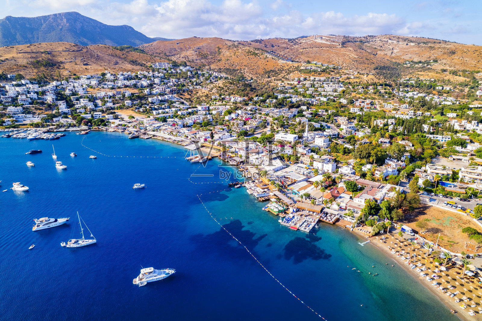 土耳其穆拉博德鲁姆的图尔克布库湾(格尔图尔克布库)全景航拍照片摄影图片