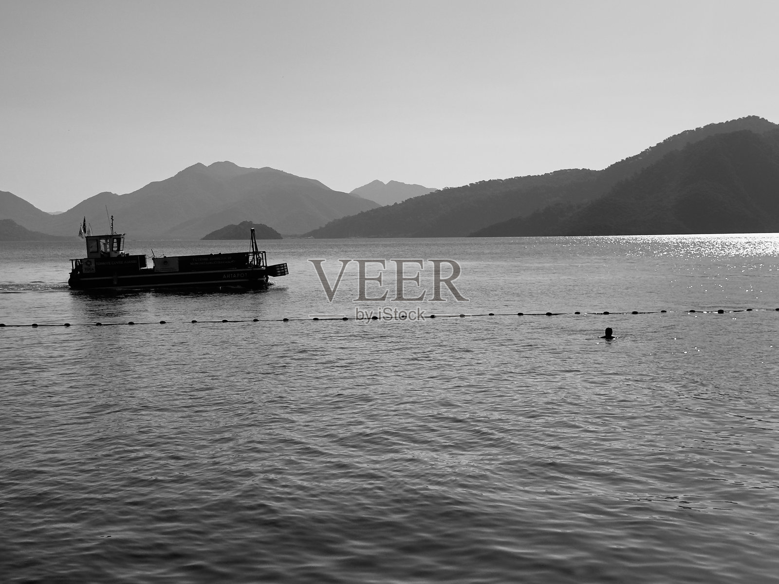 只是一只船照片摄影图片