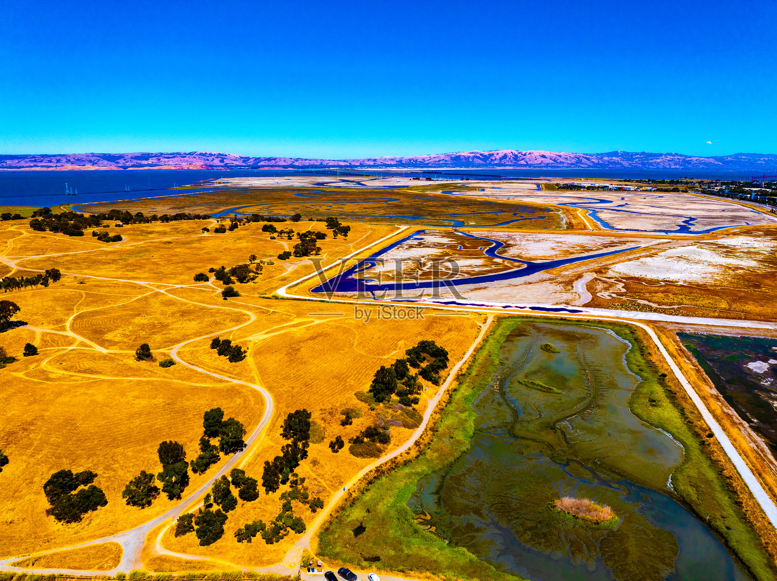 阿尔维索的盐池照片摄影图片