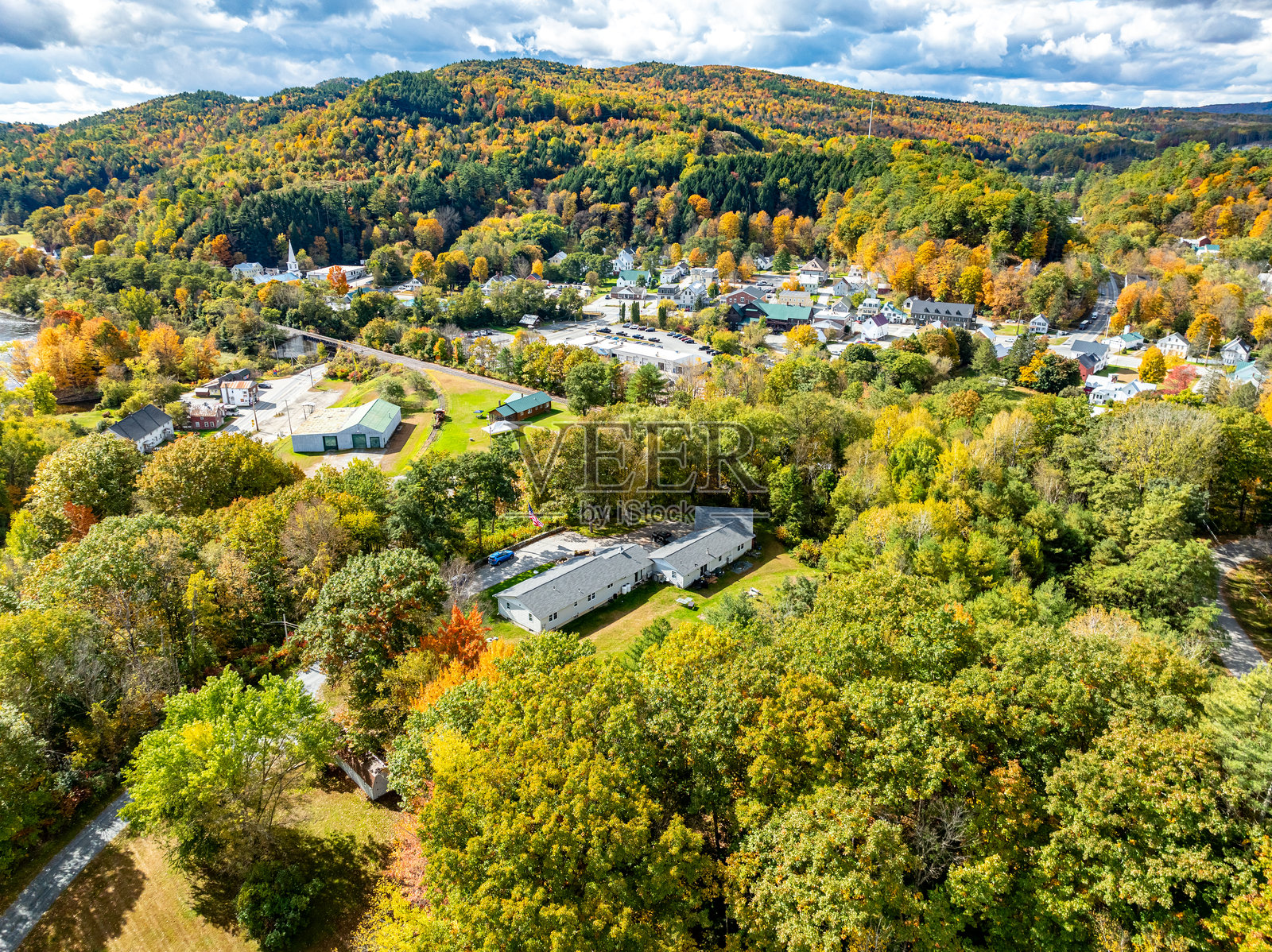 美国佛蒙特州威尔斯河和伍德斯维尔的302号公路景观照片摄影图片