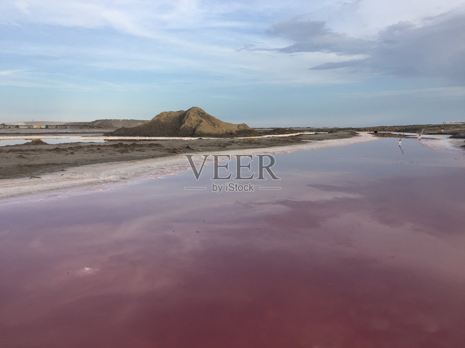 法国卡马尔克的艾格莫尔盐田照片摄影图片