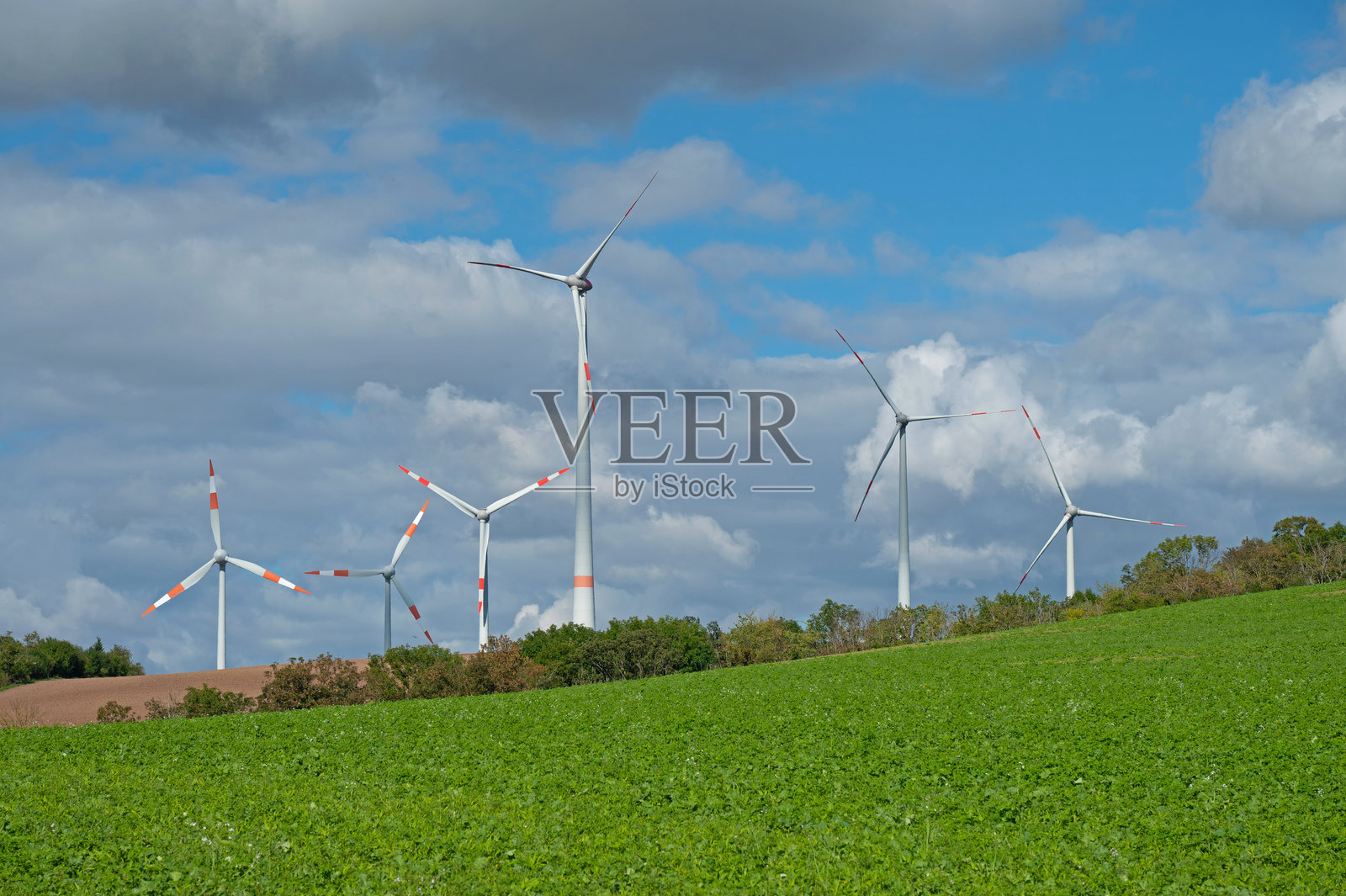 图林根州布朗斯罗达附近的风力发电场照片摄影图片