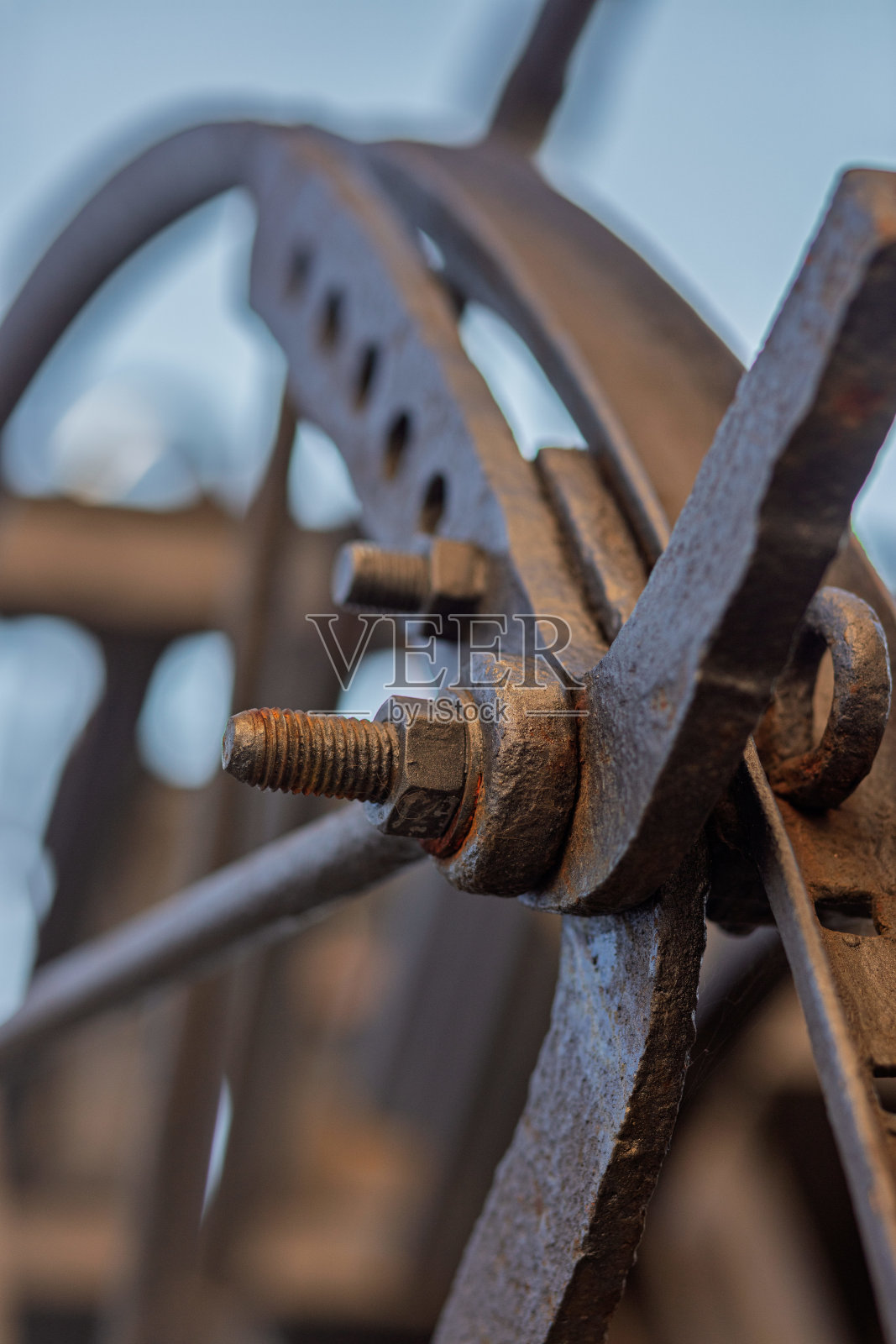 生锈的螺栓和螺母连接金属部件照片摄影图片