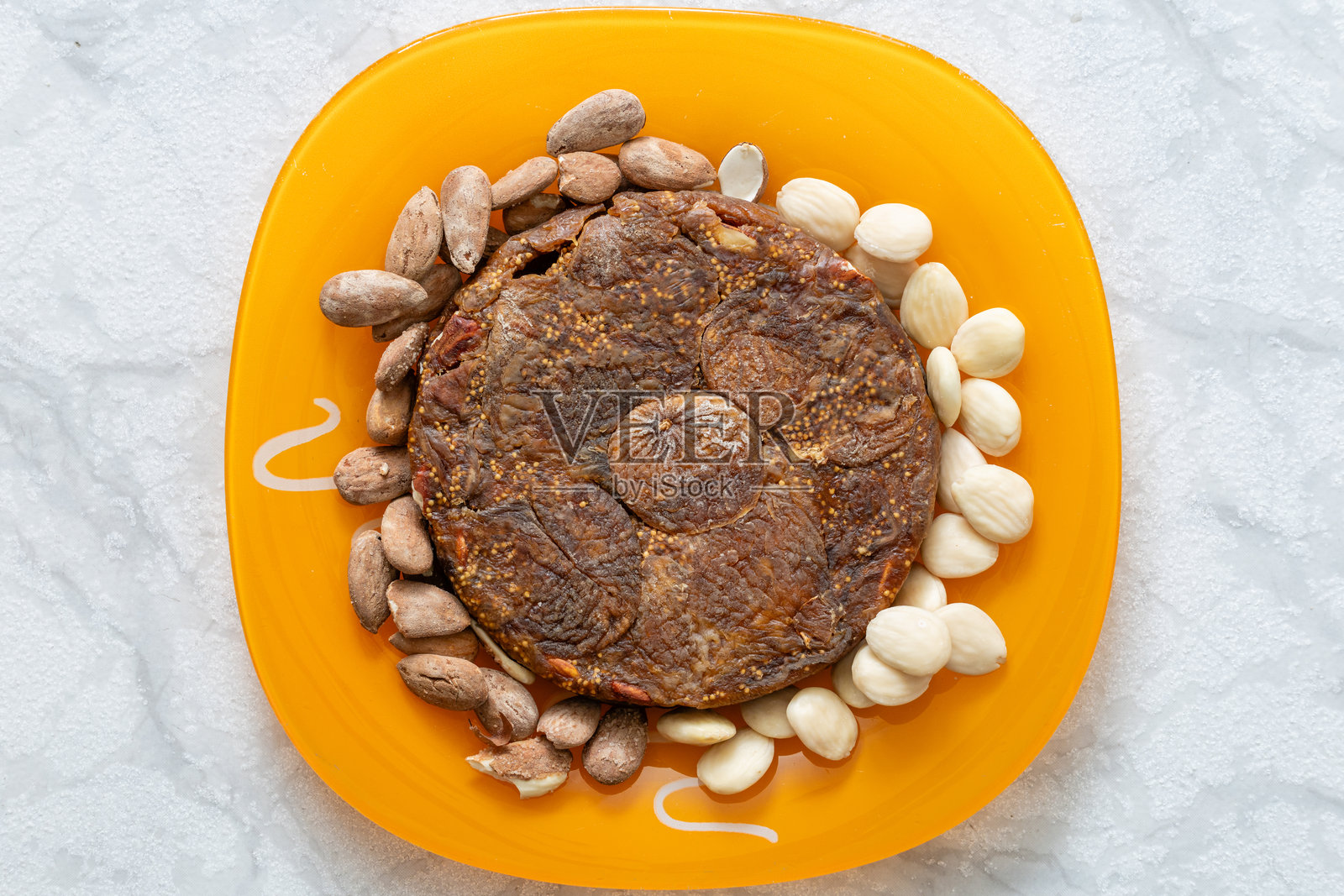 杏仁无花果面包,典型的西班牙甜点照片摄影图片