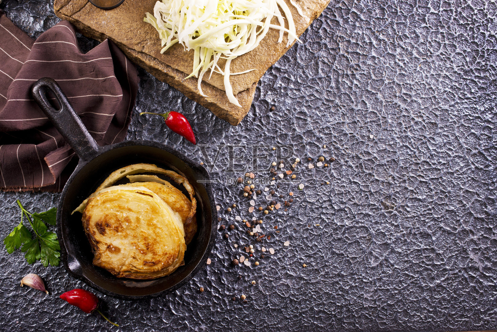 美味的锅炒卷心菜照片摄影图片