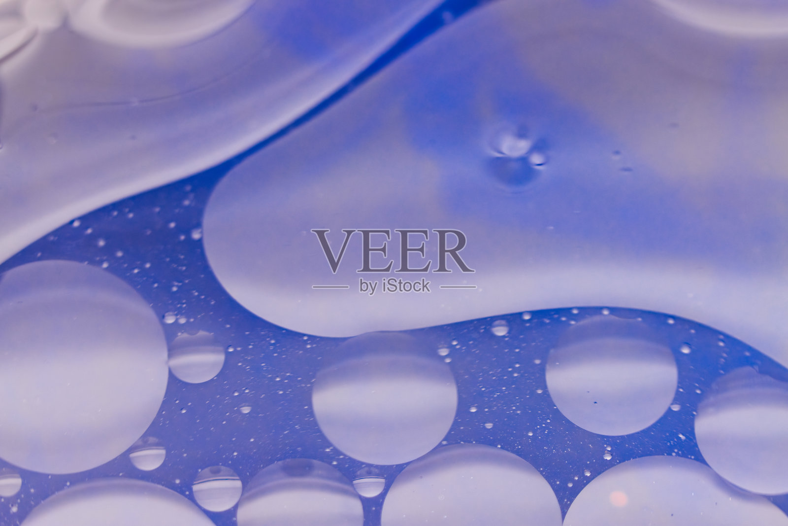 蓝色水滴和聚集体的抽象背景照片摄影图片