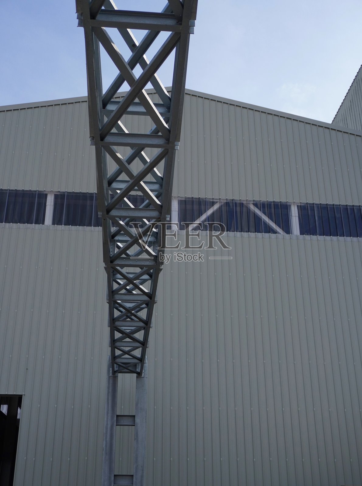 金属框架与桁架。照片摄影图片