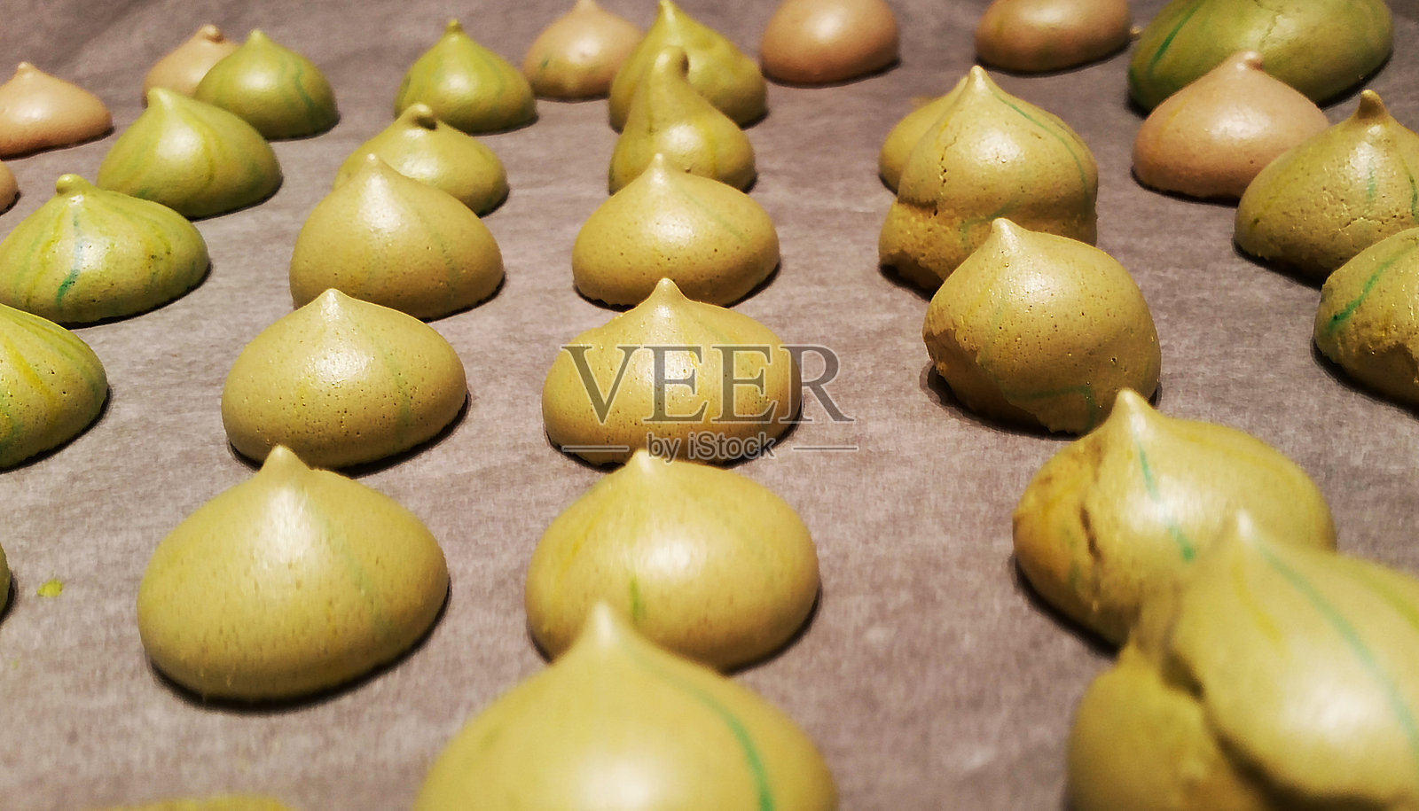 桌子上的甜食特写照片摄影图片