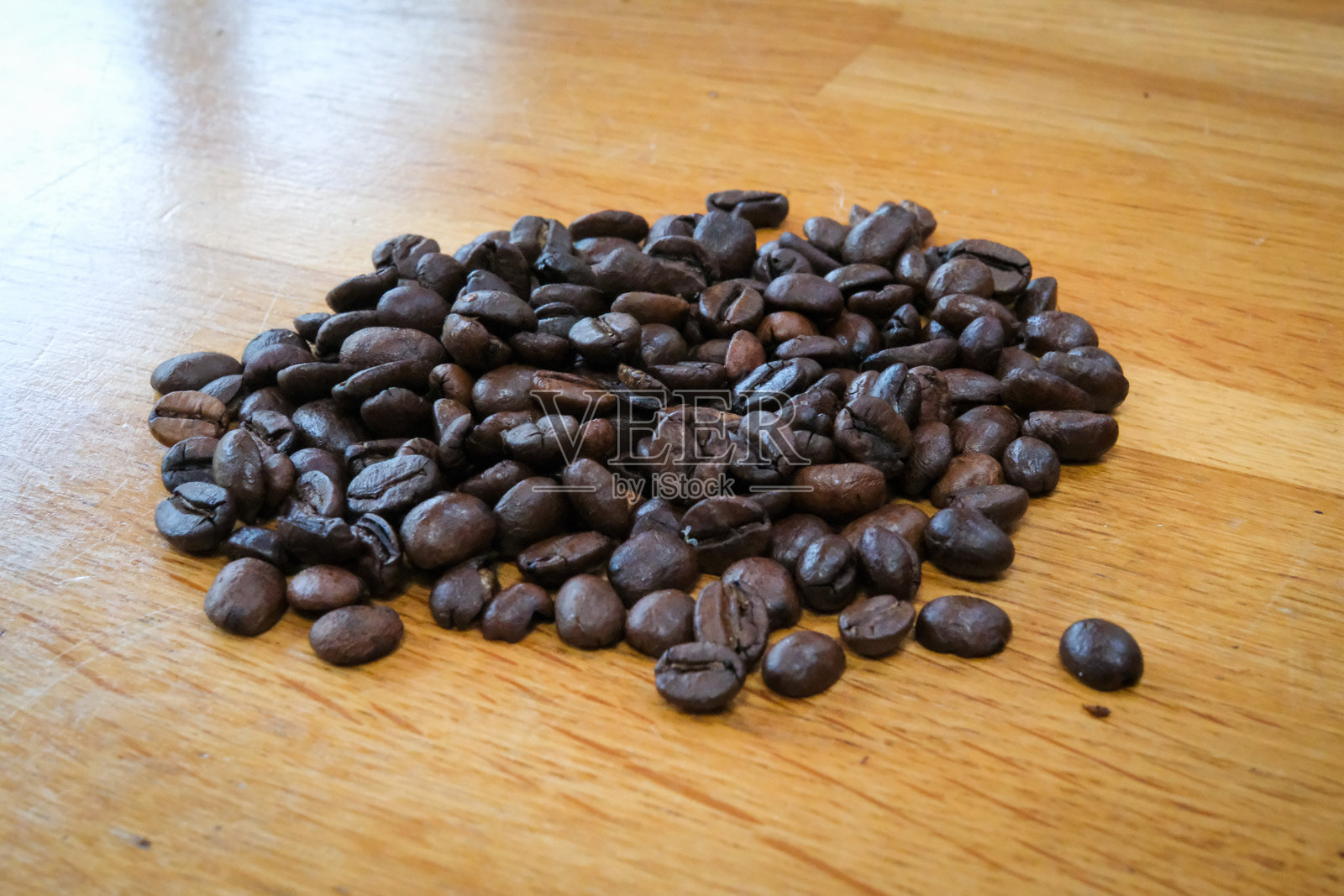 公平贸易咖啡豆堆放在一起照片摄影图片