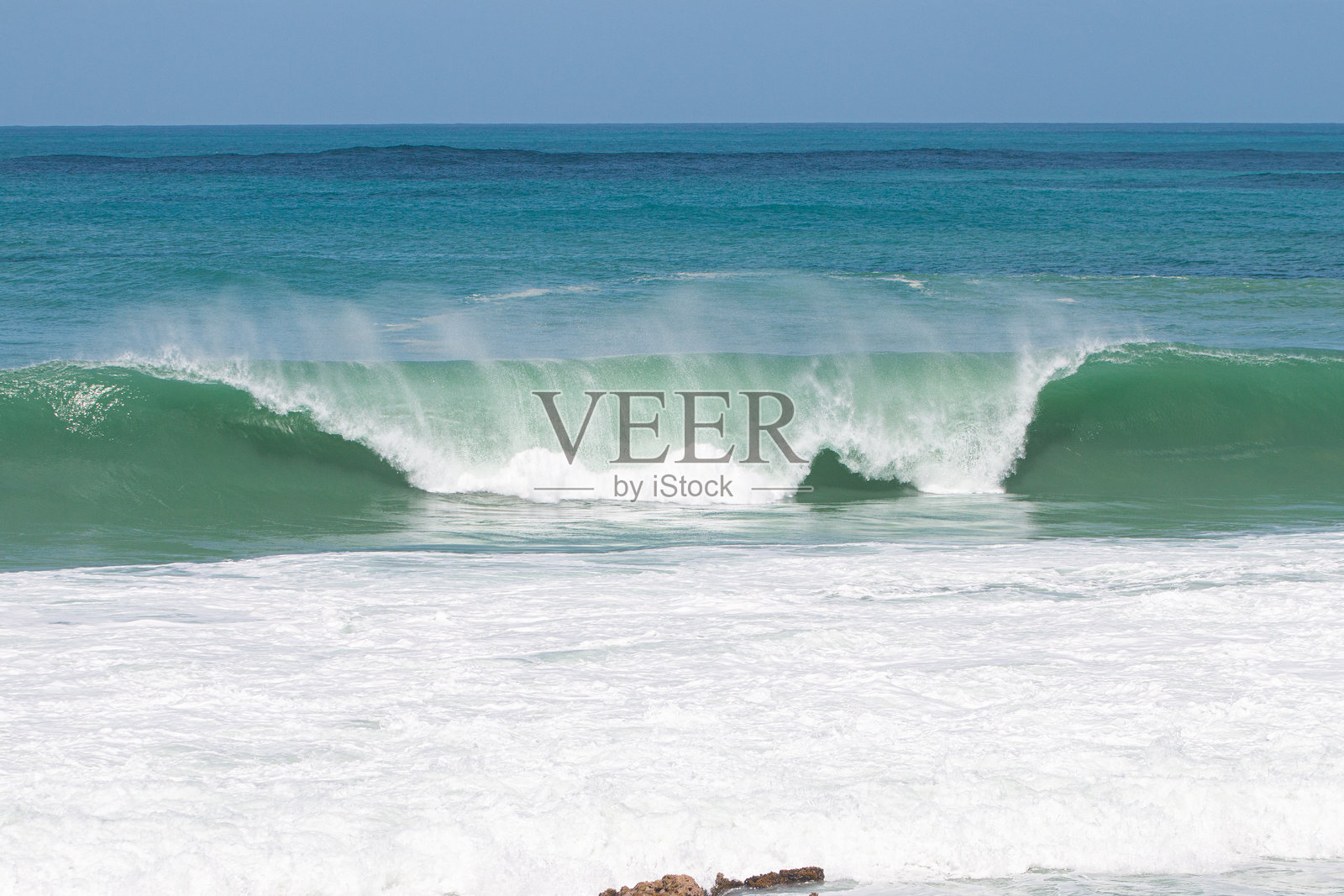 马提尼克岛的巨浪翻滚,西印度群岛,法国照片摄影图片