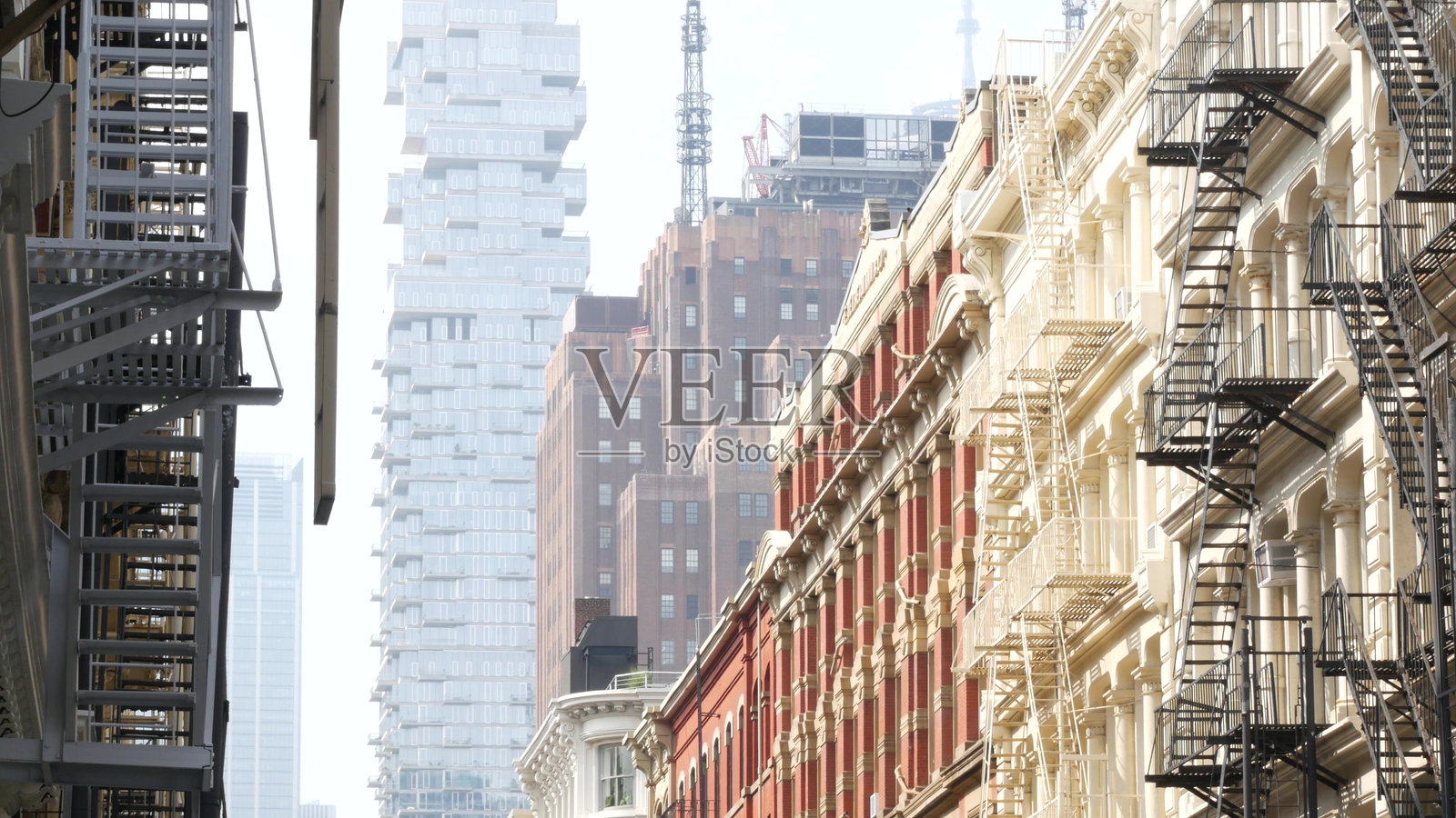 纽约市曼哈顿苏荷时尚区,靠近百老汇街。美国城市建筑风格。照片摄影图片