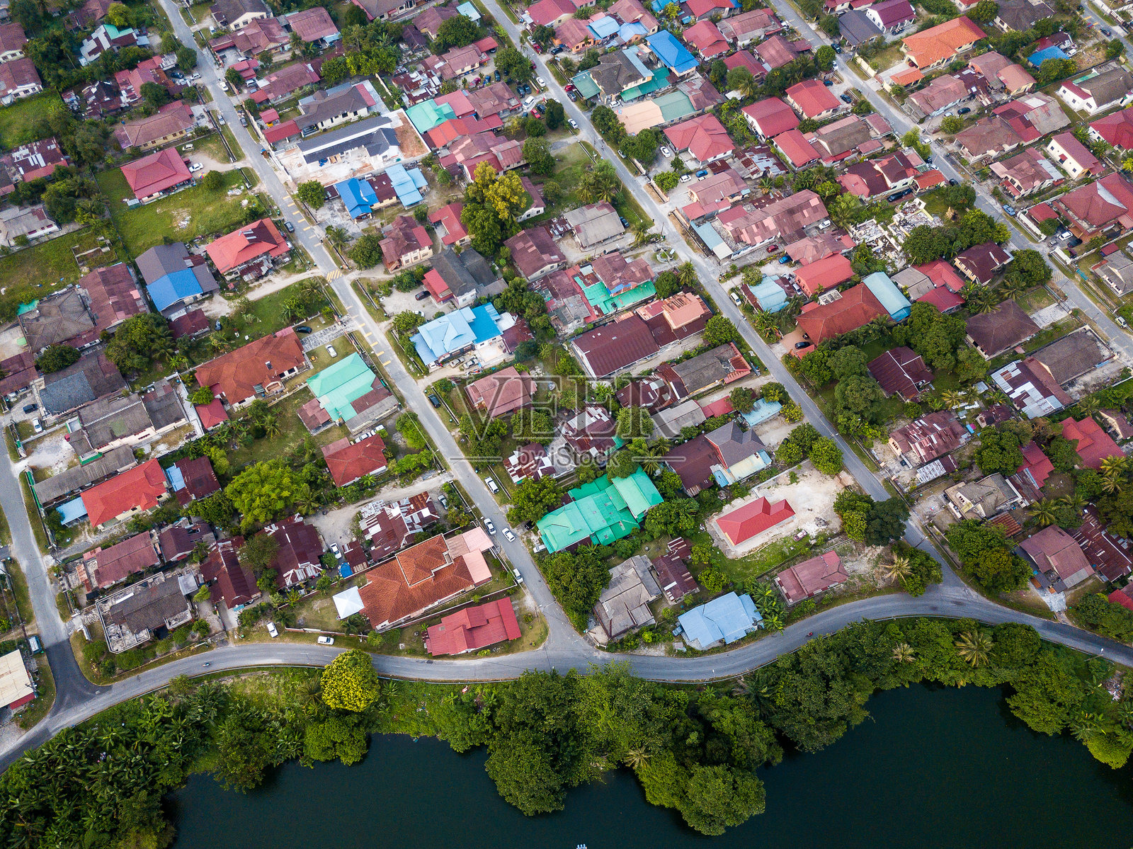城市中建筑和树木的高角度视图照片摄影图片