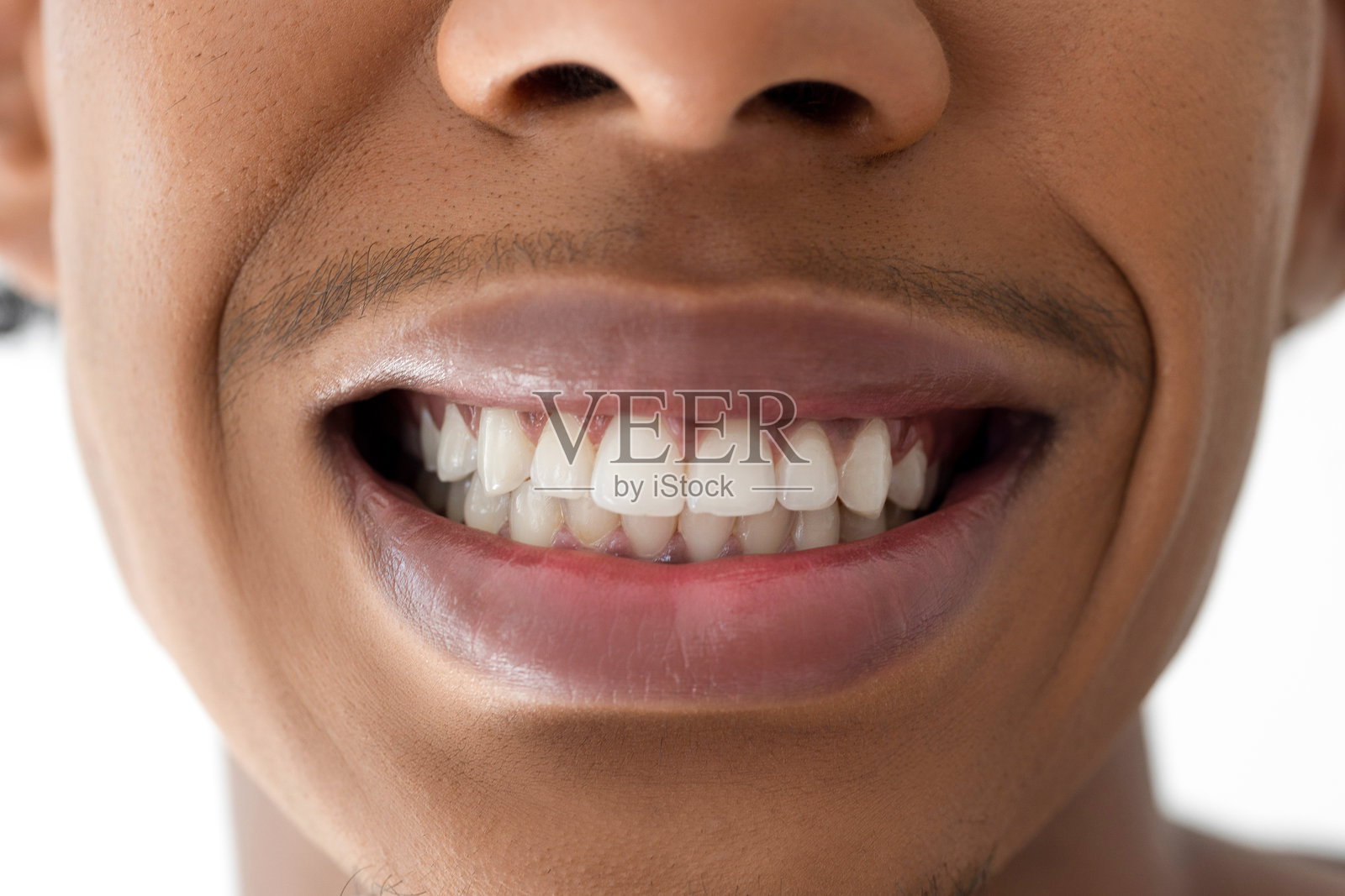 男性宽大的笑容特写镜头照片摄影图片