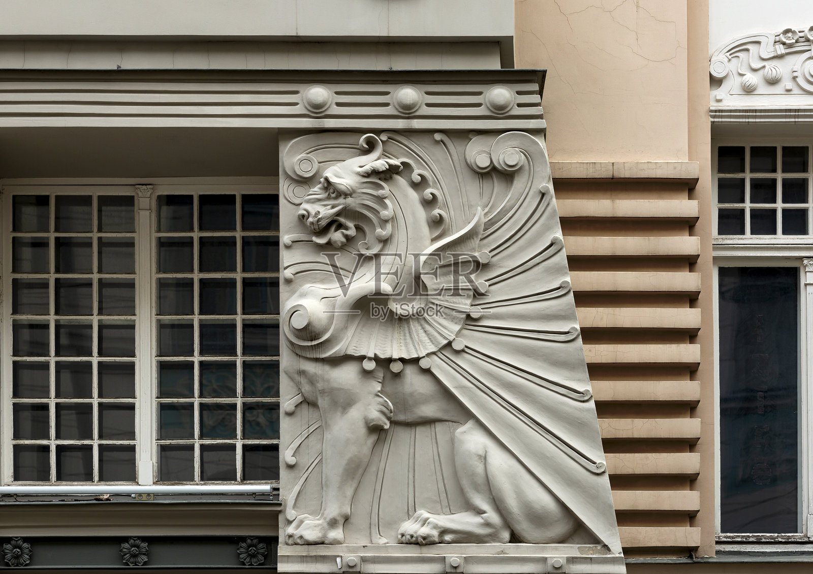 美丽的白龙守护着入口照片摄影图片