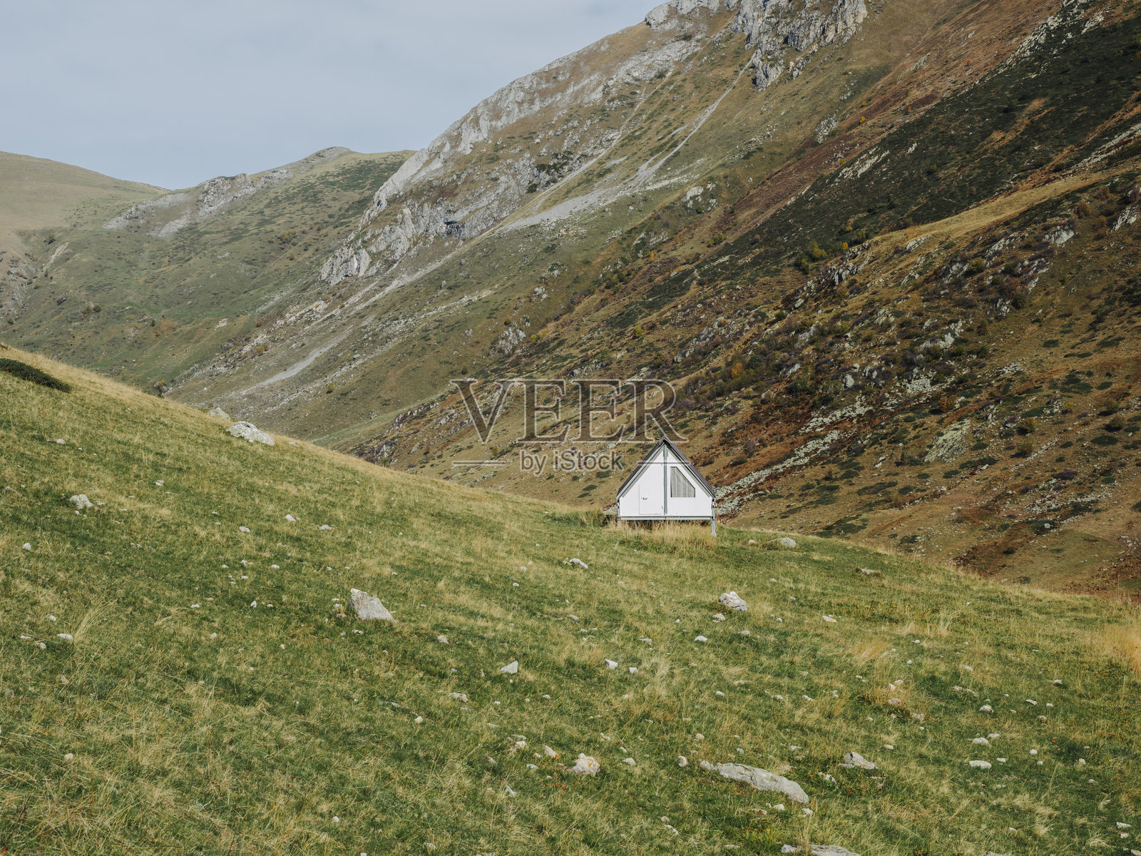 意大利皮埃蒙特州库内奥的埃列罗河上游秋季全景照片摄影图片