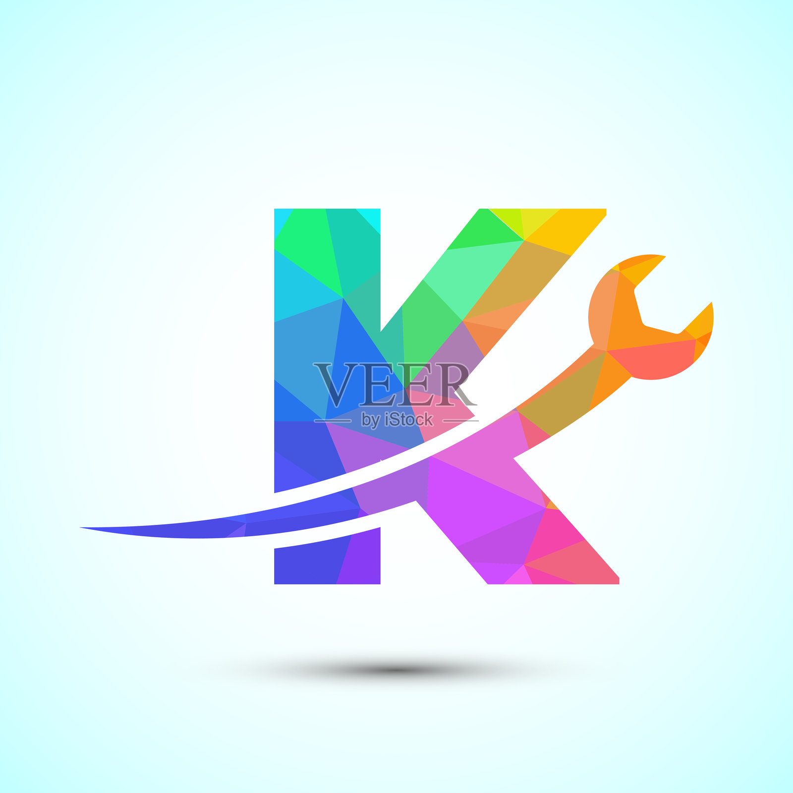 低多边形风格的字母K图形与扳手。机械、技术、维修服务和汽车业务的标志。插画图片素材