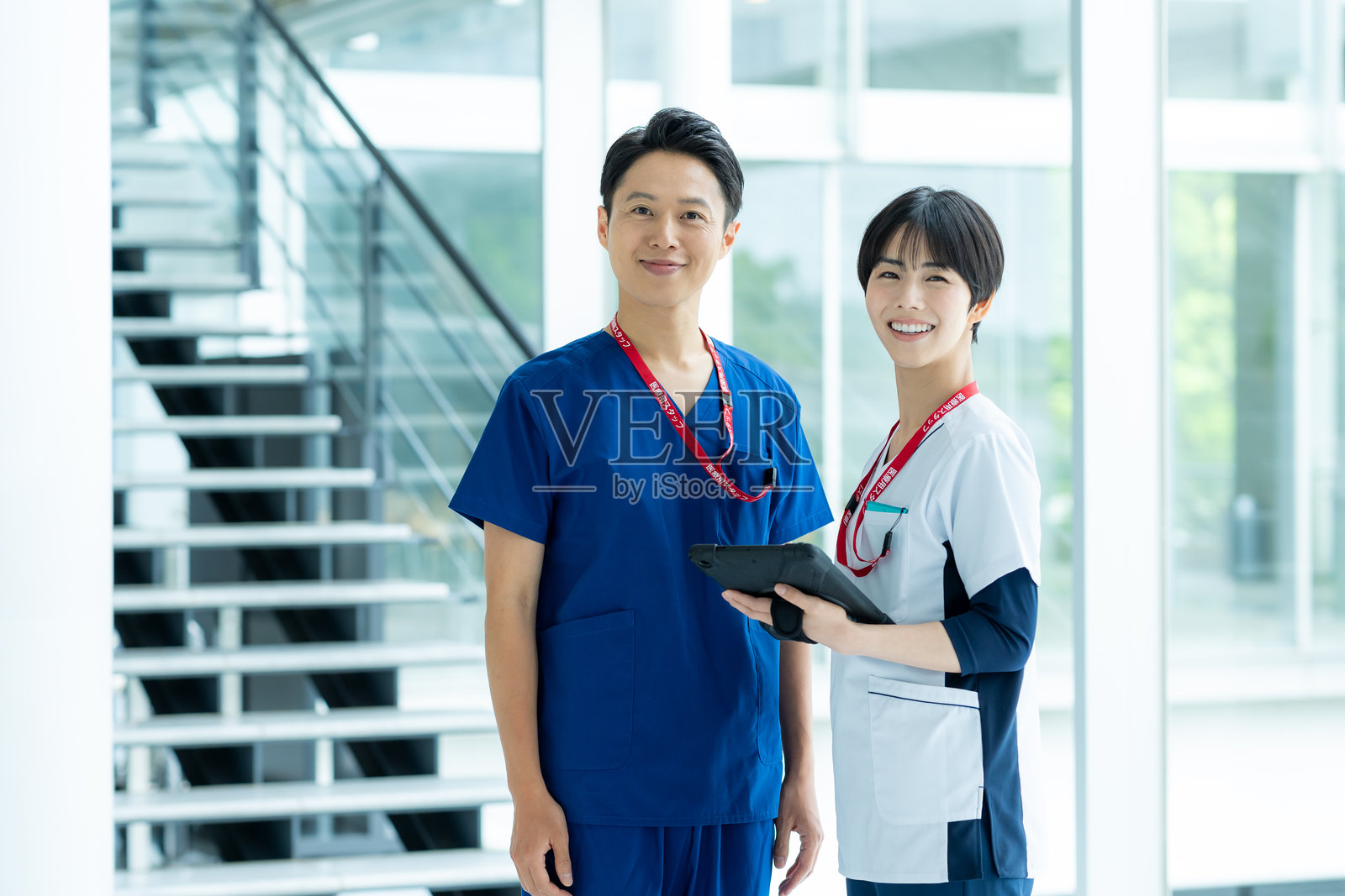 医院工作的医务人员照片摄影图片