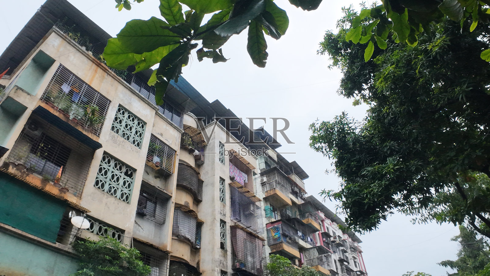 孟买的老住宅楼照片摄影图片