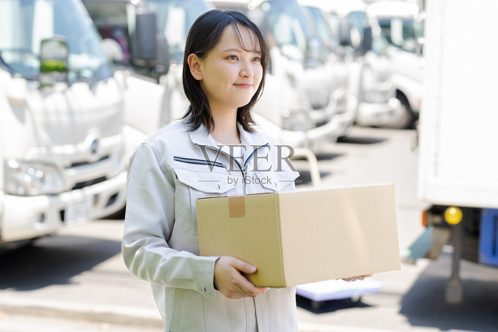 年轻女性司机照片摄影图片