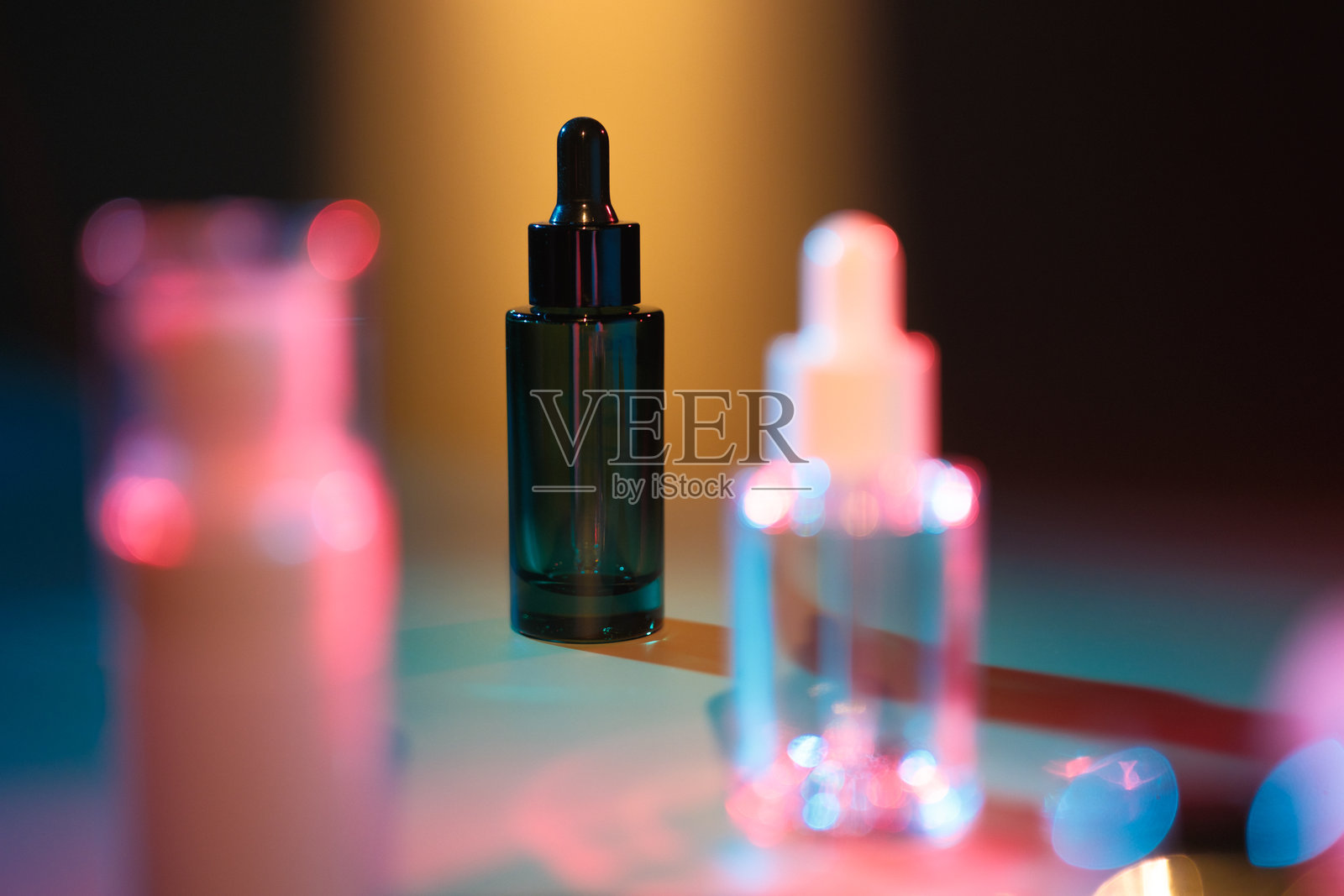 滴管化妆瓶照片摄影图片