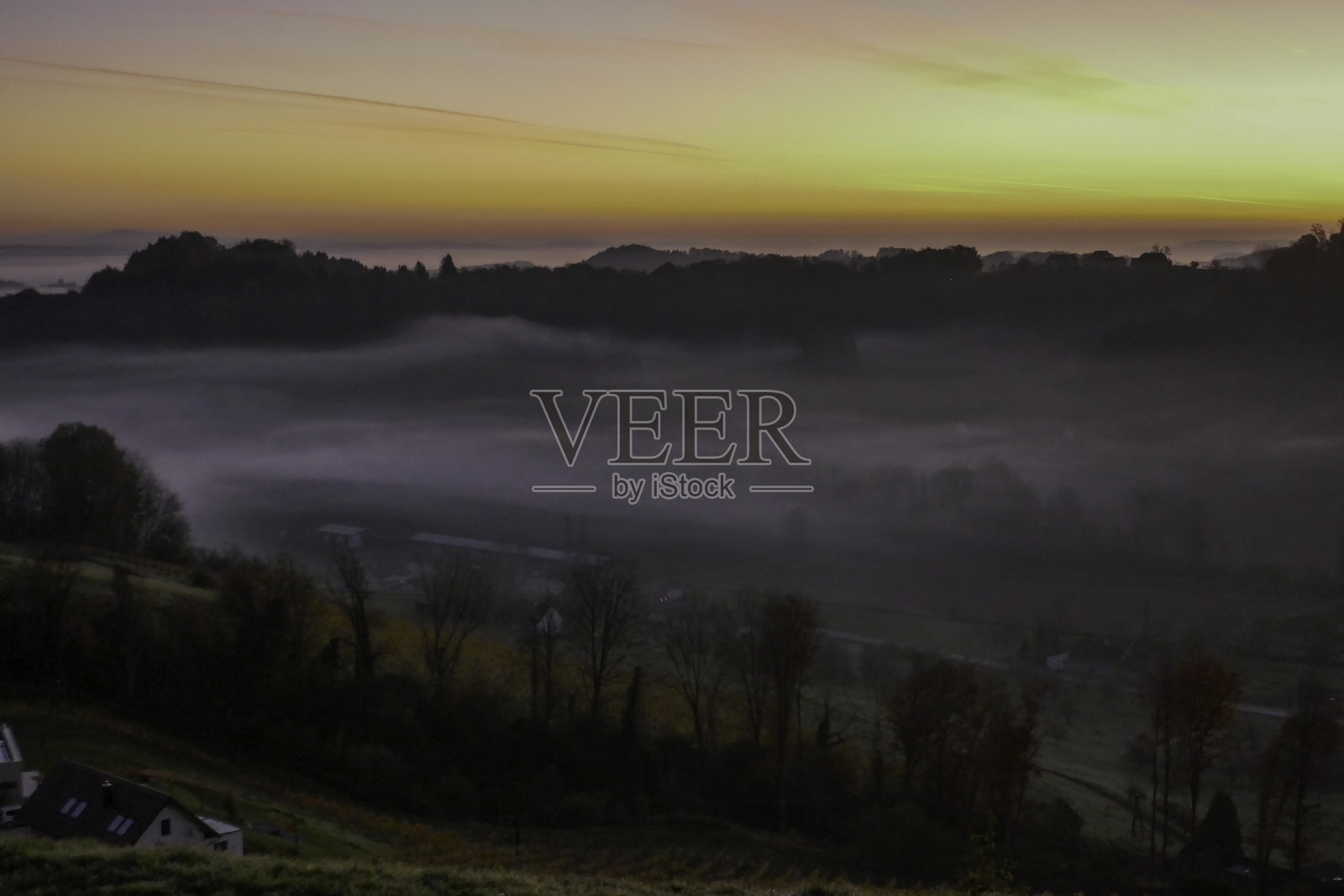 奥地利南施蒂利亚的秋天照片摄影图片