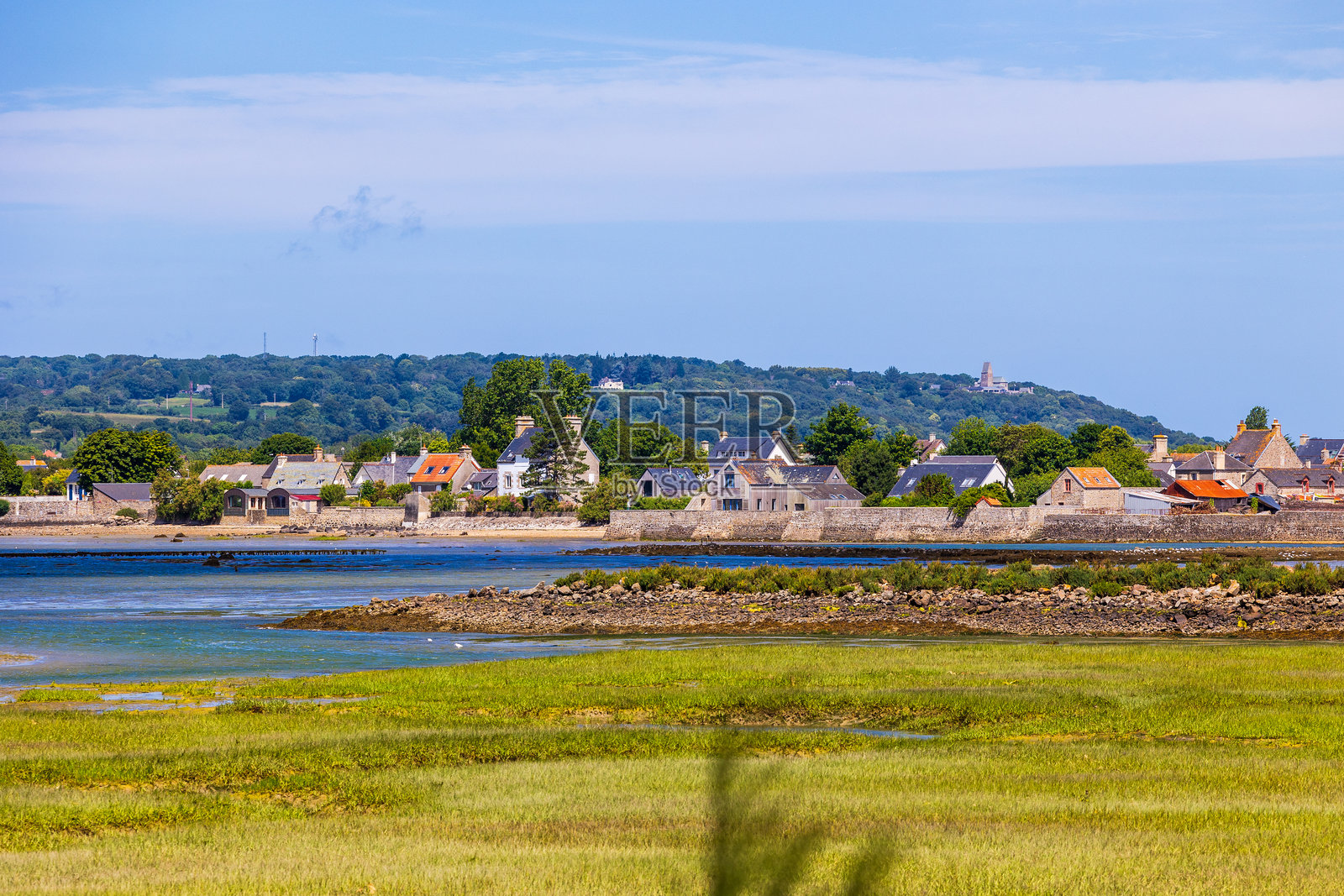 圣瓦萨-拉-侯格cull -de- loup海湾沿岸的房屋照片摄影图片