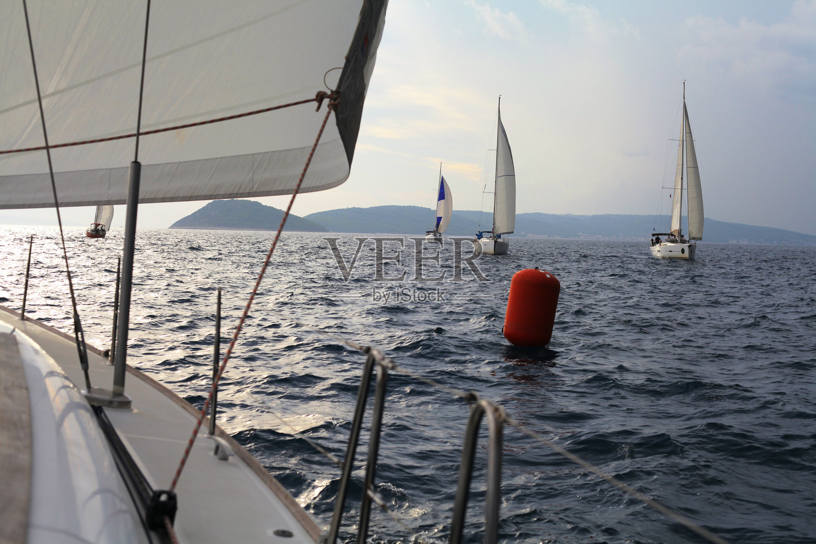 完成赛艇比赛照片摄影图片