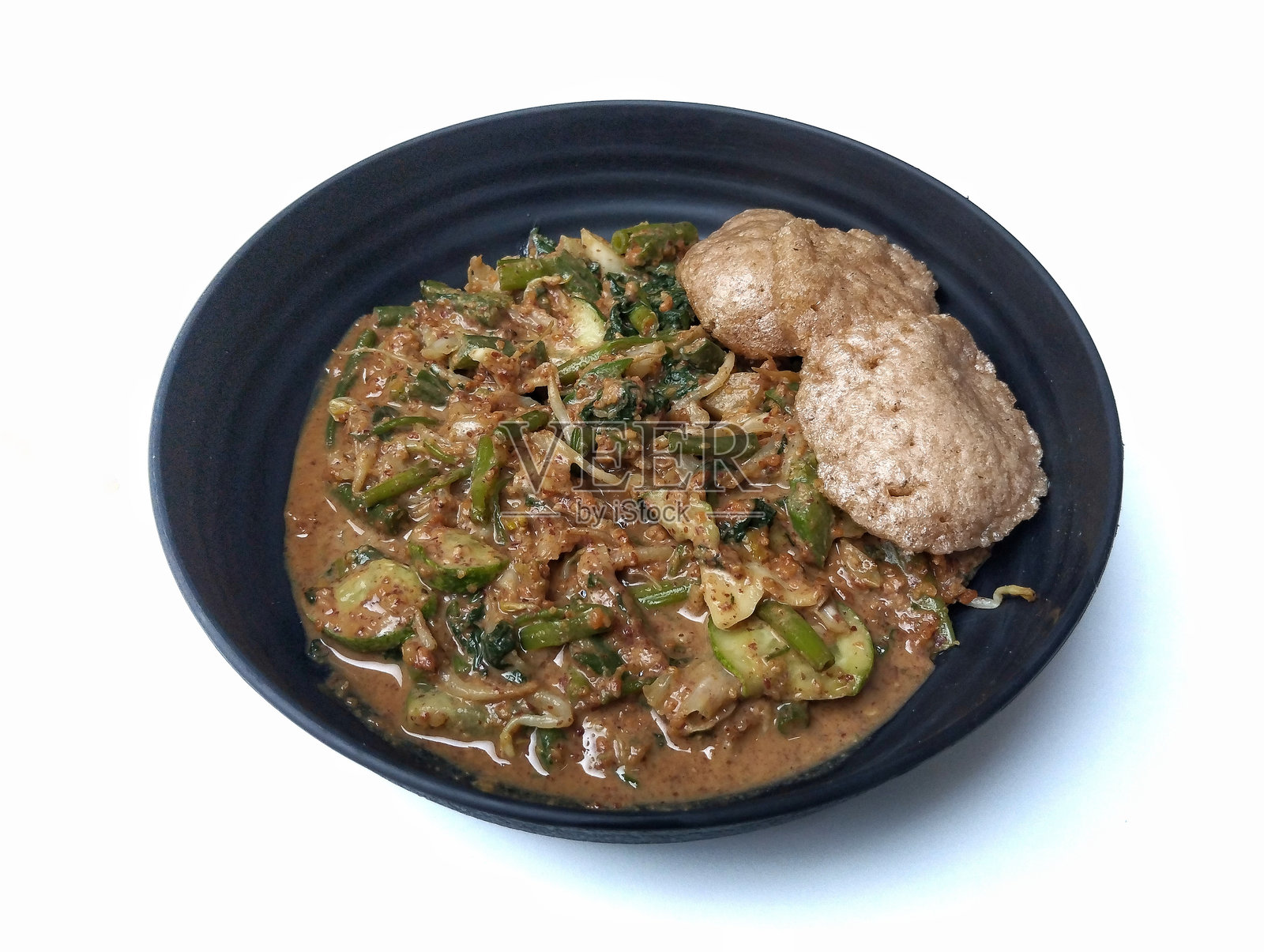 印尼沙拉(Gado Gado)在白色背景上孤立展示照片摄影图片